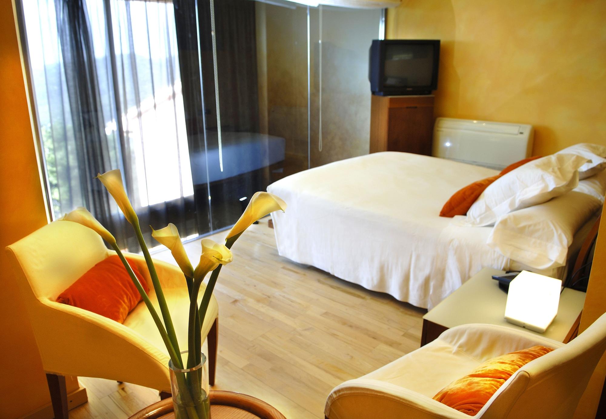 Boutique Hotel Urbisol Calders Extérieur photo